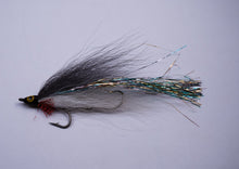 Load image into Gallery viewer, #215 | Classic 5&quot; Bucktail Fly (GREY GHOST)
